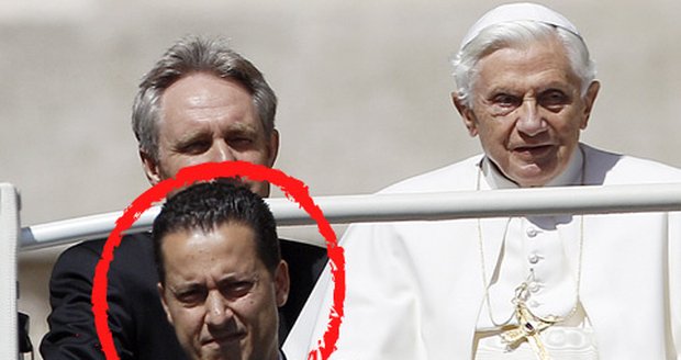 Zrádce papeže: Komorníka poslal soud na 18 měsíců do vězení