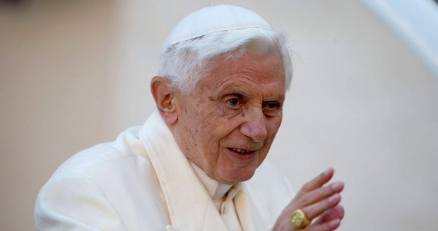 Papež prý umírá! Benedikt se připravuje na setkání s Bohem, tvrdí kardinál