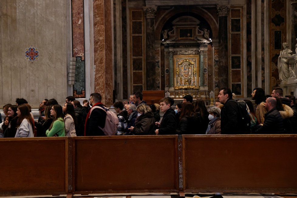 Bazilika sv. Petra: Benediktovo tělo je vystaveno od pondělka.