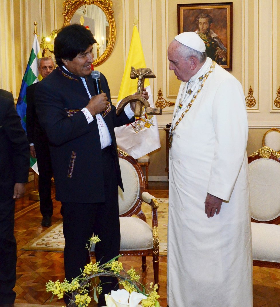 Papež František v Bolivii s prezidentem Moralesem