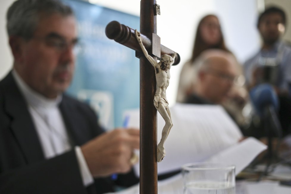 Katolická církev žádá oběti zneužívání o odpuštění.