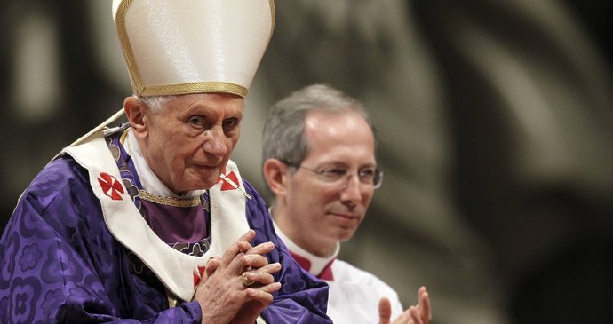 Papež Benedikt XVI. ve Vatikánu při jednom ze svých posledních proslovů věřícím