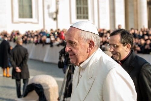 Papež bude pokračovat ve vyšetřování zneužívání nezletilých dětí církví