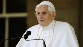 Papež Benedikt XVI. se stal první hlavou katolické církve, která připustila požívání kondomů