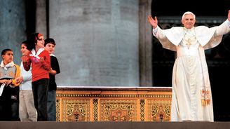 Benedikt XVI. dobrovolně opouští svůj úřad. Proč papež rezignoval?