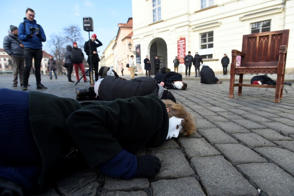 Křesťanští aktivisté poslali dopis papeži Františkovi, aby Dukovi neprodlužoval mandát