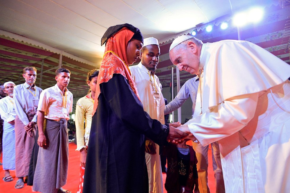 Papež promluvil o útlaku Rohingů.