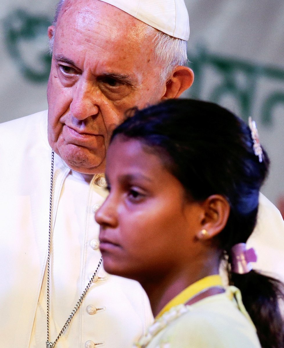 Papež poprvé od návštěvy Barmy promluvil o útlaku Rohingů, žádal je o odpuštění.