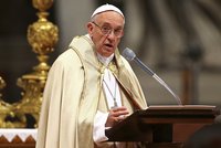„Uprchlíci a lidé jiných ras nejsou nepřátelé,“ řekl papež při jmenování kardinálů
