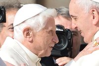 Božské duo: Když se papež setká s papežem!