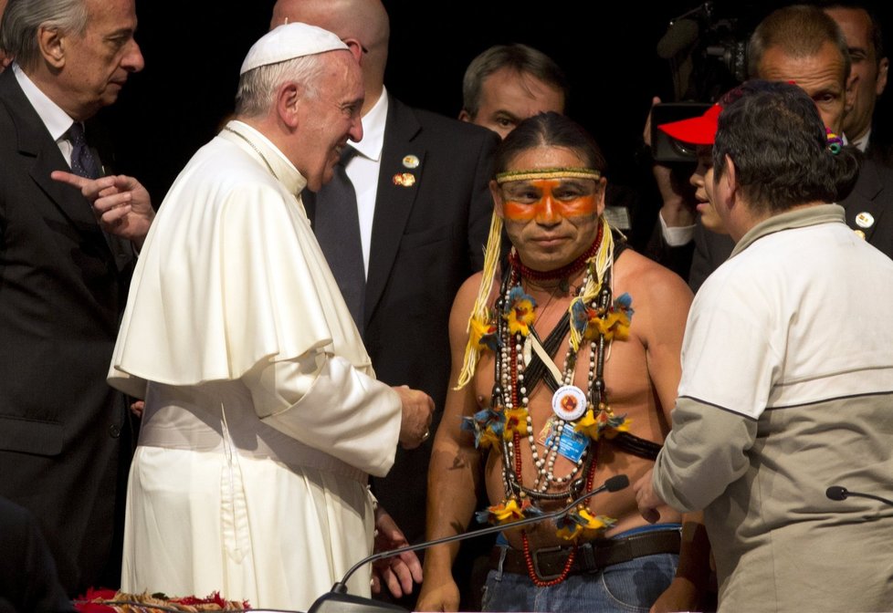 Papež František v Bolívii: Omluvil se za příkoří církve vůči indiánům