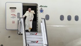 Papež František se vydal poprvé od dob Jana Pavla II. do Chile.