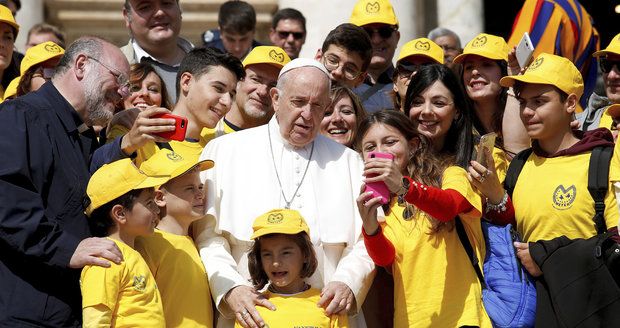 Hlaste sexuální zneužívání, nakázal papež František kněžím a řeholníkům 