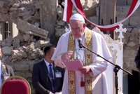 Papež se pomodlil v bývalé baště ISIS. V Iráku odsoudil náboženský terorismus