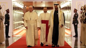 Papež František jako první hlava římskokatolické církve zavítal do kolébky islámu.