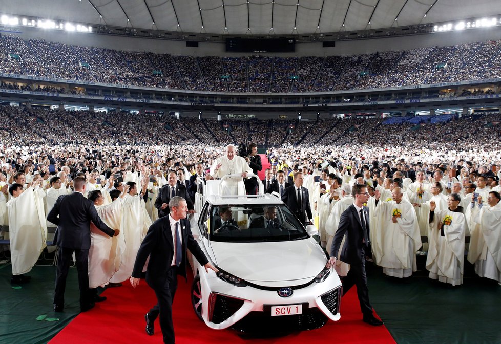 Papež František navštívil Japonsko, dočkal se vřelého přijetí (listopad 2019).