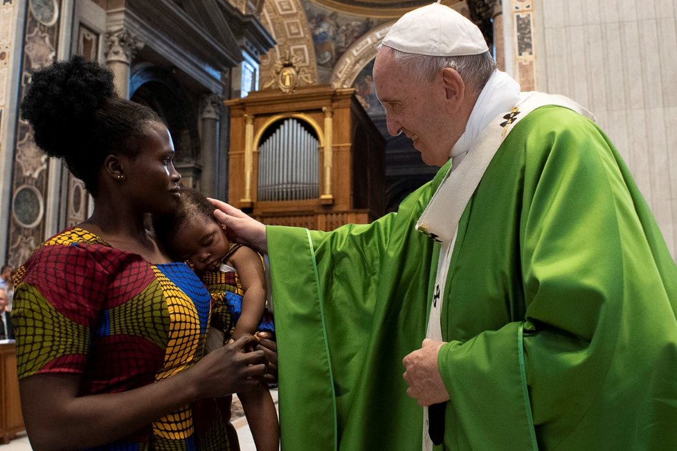 Papež během mše za migranty vyzval svět k větší zodpovědnosti (8. 7. 2019)
