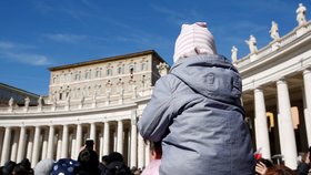 Papež František dnes na závěr čtyřdenního summitu o ochraně nezletilých ve Vatikánu označil duchovní zneužívající děti za nástroje satana.