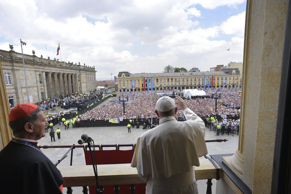 Papež František navštívil Kolumbii.