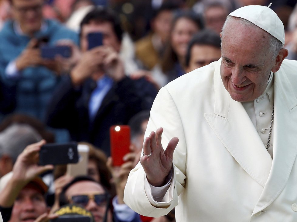 Papež František navštívil Kolumbii.