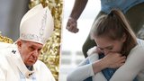 Ubližovat ženě znamená urážet Boha, vzkázal papež František při novoročním kázání