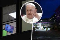 Incident v papežově nemocnici! A Vatikán hlásí: Františkův stav se mírně zlepšil