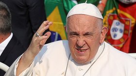 Papež František navštívil poutní místo v portugalské Fátimě za účasti 200 tisíc věřících (5. 8. 2023).