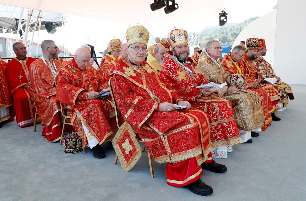 Tisíce lidí přišly přivítat papeže Františka v Prešově (14.9.2021).