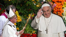 Papež František má za sebou svou první velikonoční mši. Překvapil, mluvil pouze italsky a latinsky