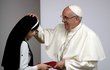 Papež zahájil setkání mladých, chce přiblížit církev mládeži