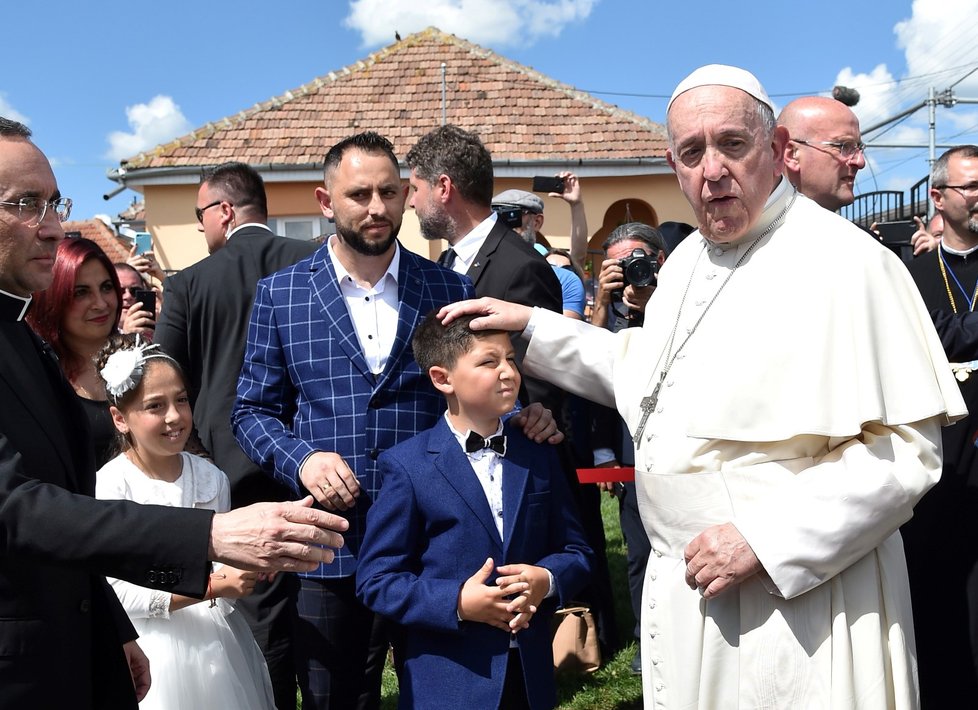 Papež požádal jménem katolické církve Romy o odpuštění za diskriminaci a špatné zacházení.
