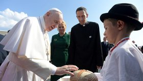 Slováci přivítali papeže Františka
