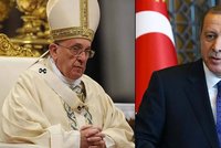 Papež nás urazil na cti, bouří se Turci. Vraždy Arménců přirovnal k nacistické genocidě
