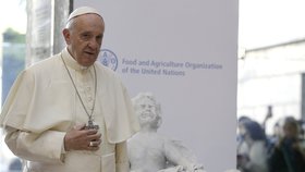 Papež nesouhlasí, aby USA odstoupily od klimatické dohody.