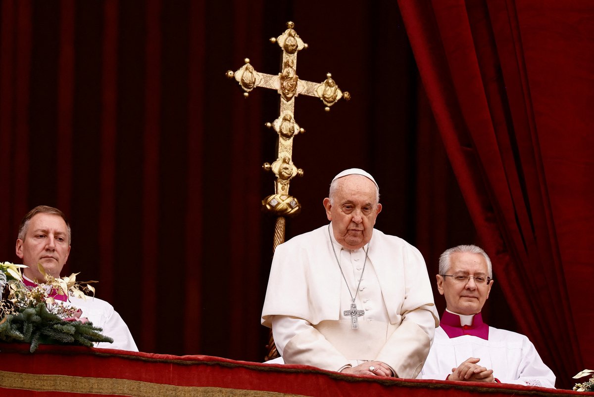 Papež František během vánočního poselství (25.12.2023)