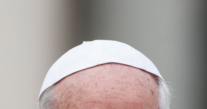 Papež František přiznal korupci v církvi