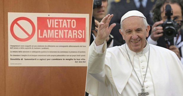 „Bědování zakázáno.“ Papež má doma na dveřích překvapivý vzkaz