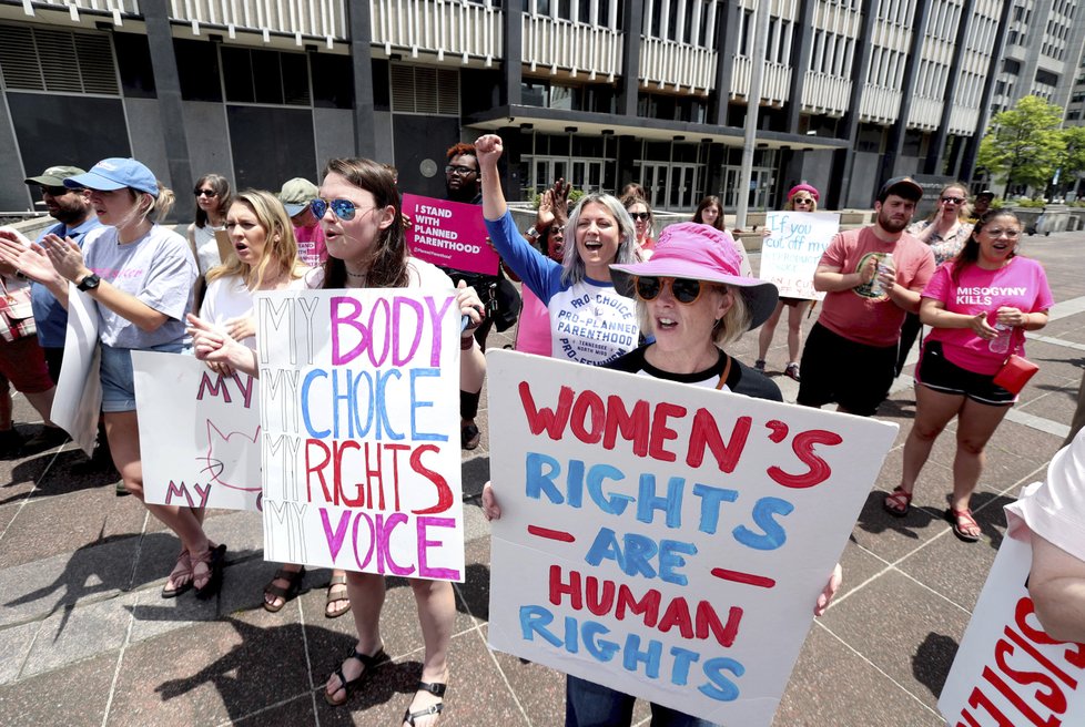 Američanky demonstrují za legalizaci potratů.