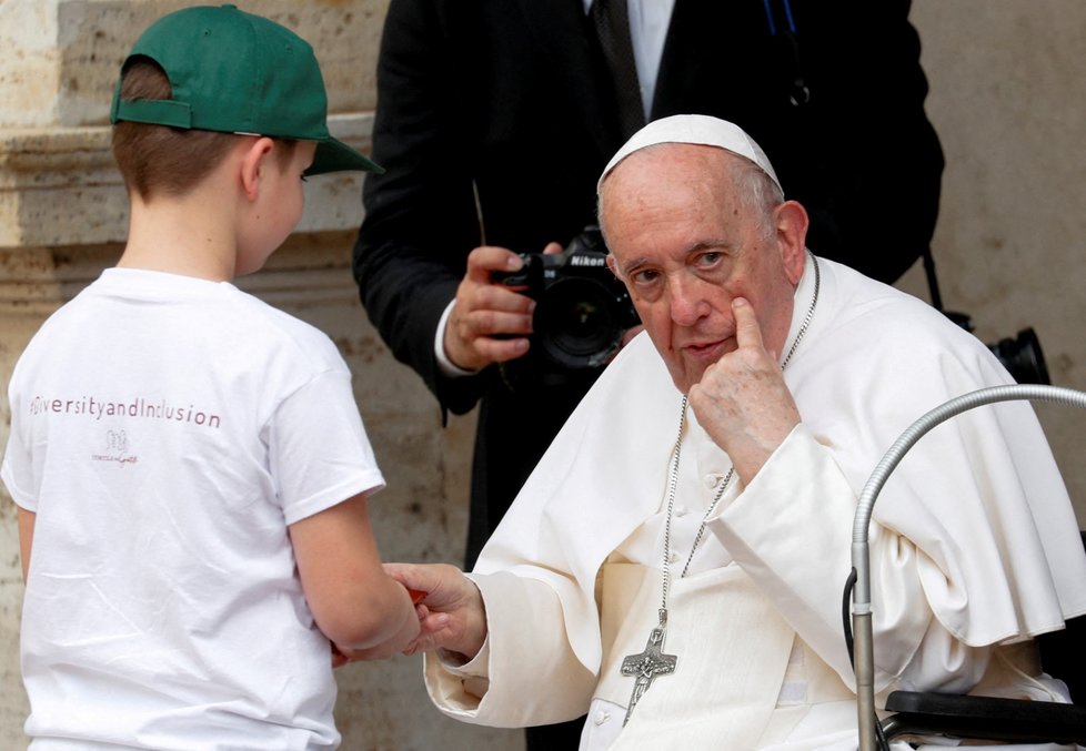 Papež František na setkání s dětmi ve Vatikánu (4.6.2022)