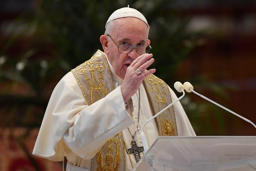 Papež František celebroval ve Vatikánu na Velikonoce své urbi et orbi. Tentokrát ale bez přítomných věřících (12. 4. 2020)