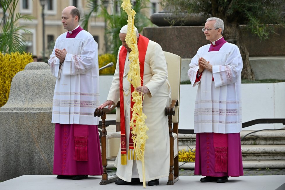 Papež František se po propuštění z nemocnice chystá na odstartování série velikonočních obřadů