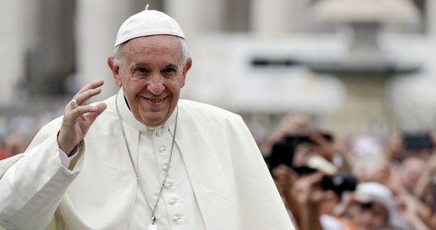 Papež chce lepší vztahy s Ruskem. Posílá za Putinem svého kardinála