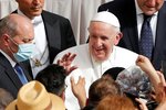 Papež František podstoupil náročnou operaci
