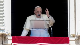 Pozor na spirálu násilí, varoval papež po útoku Íránu. Palestincům přeje samostatný stát