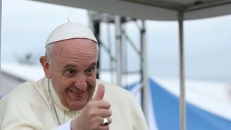 Papež: Erotika je dar od Boha a feminismus neničí rodinu
