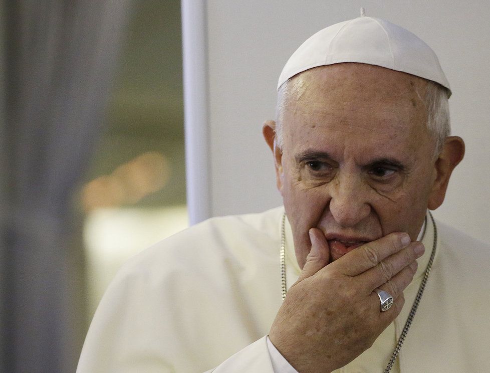 Papeže Františka trápí zdravotní problémy. On sám si myslí, že mezi živými dlouho nebude.
