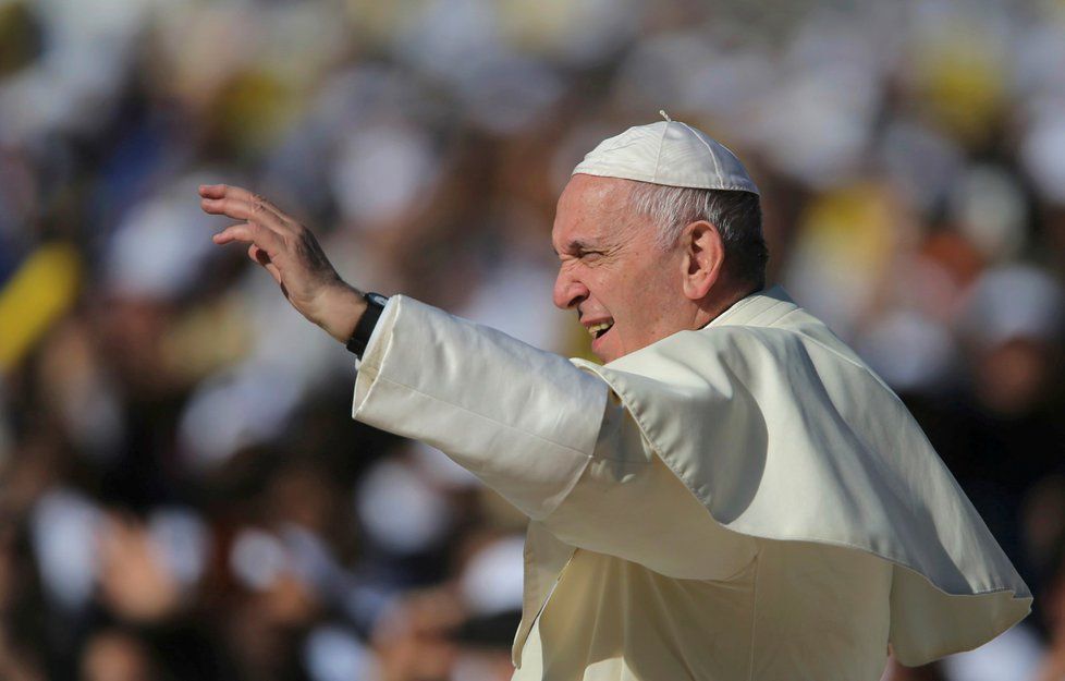 Papež František popsal zneužívání jeptišek.