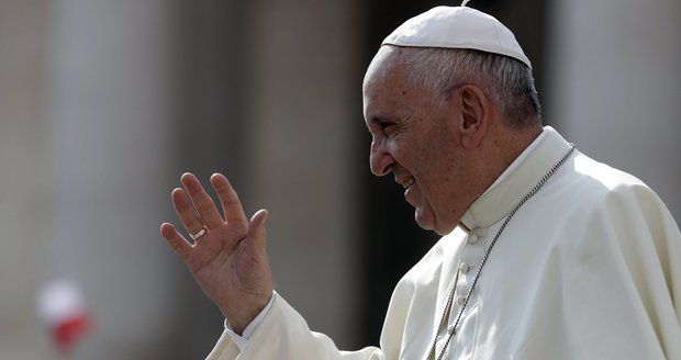 Potrat mohou nově odpouštět i řadoví kněží. Papež mění další zvyk 