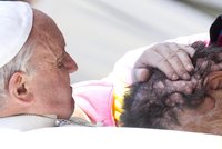 Dojemné foto: Papež František má opravdu velké srdce!