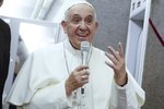 Papež na neformální besedě s novináři
